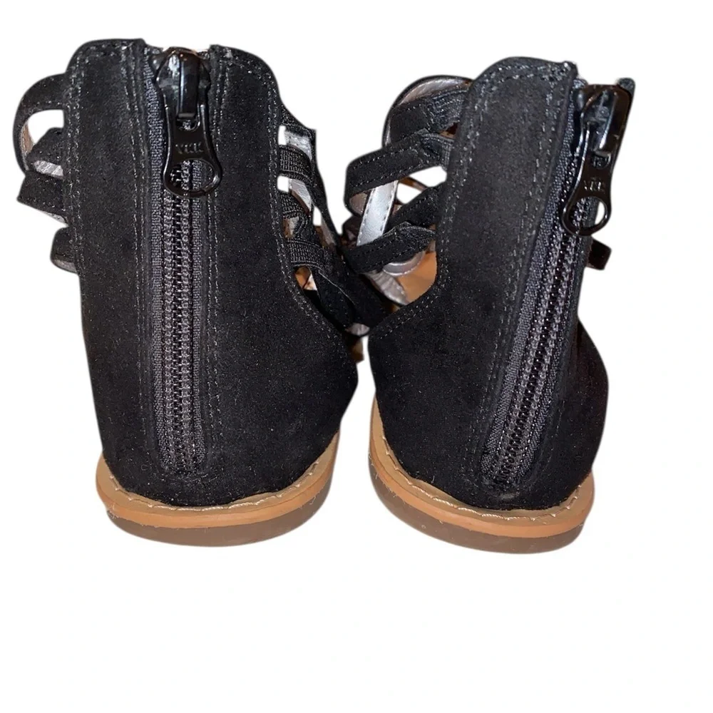 CAT & JACK Girls Gladiator Sandals in Black and Tan Size 4